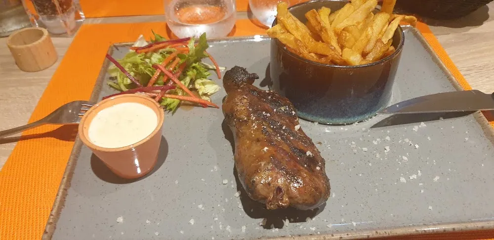 Andouillettes Frites Sauce Roquefort